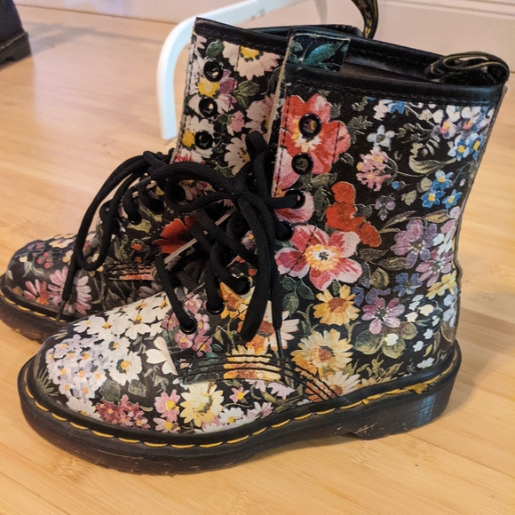 Dr. Martens Shoes - RARE Vintage floral Dr. Martens boots